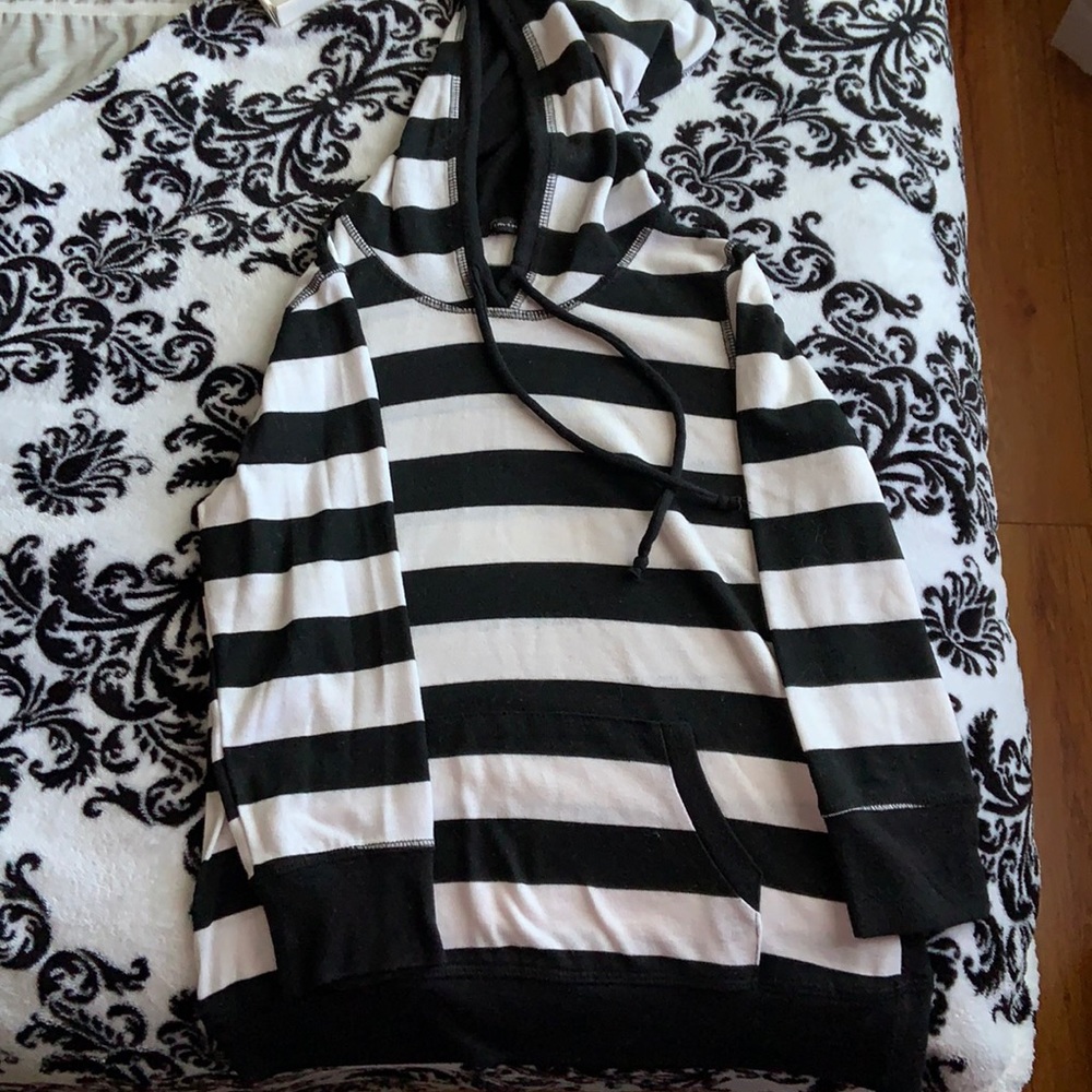 Half sleeve shirt